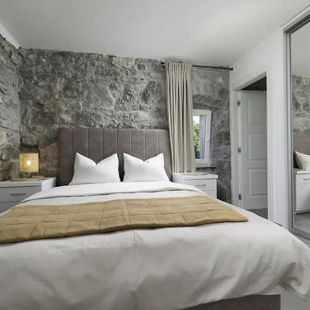 Isabela Villa Lakmartin