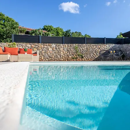 Isabela Вилла *