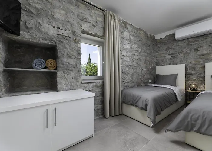 Isabela Vila Lakmartin