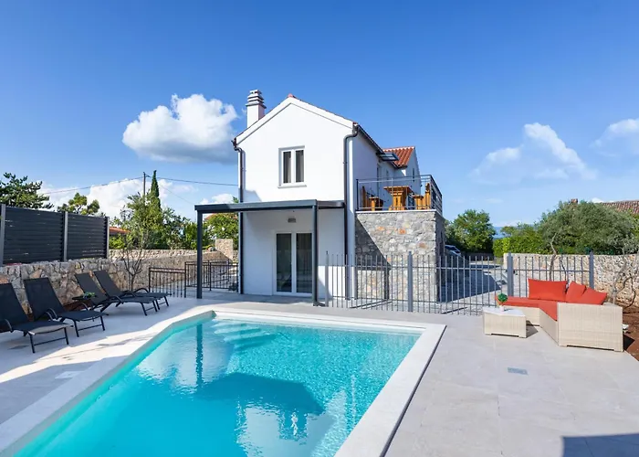 Isabela Vila Lakmartin